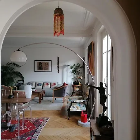 Bel Hausmannien Au Centre De Parijs