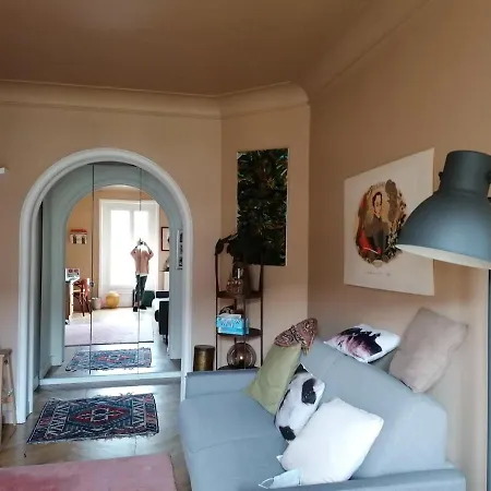 Bel Hausmannien Au Centre De *